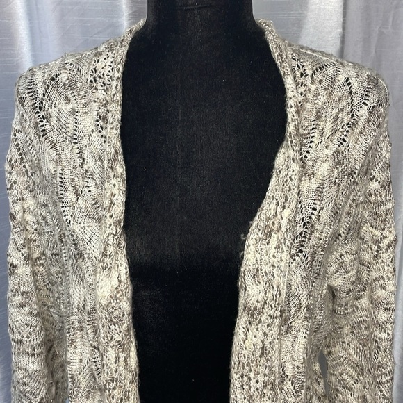 Dressbarn Women’s XL Open Front
3/4 Bell Sleeve Hollow Out Cardigan - Picture 2 of 8